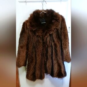L'elegante vintage real fur coat